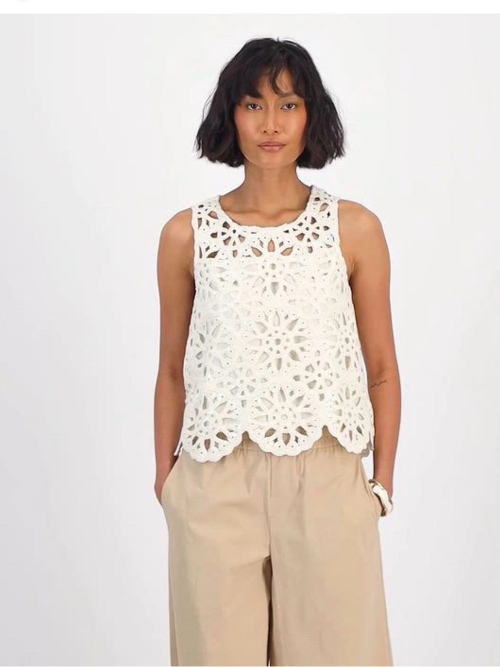 On 34tb Crochet sequence Tank Top in White - Women size XL NWT